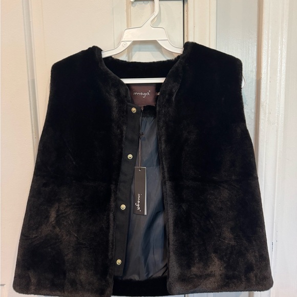 Imoga Elegant Black Faux Fur Vest